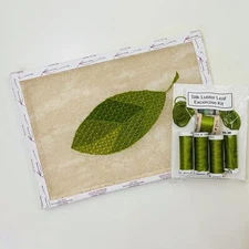 Au Ver a Soie Access Commodites Silk Leaf Lustre Exercise Kit needlepoint