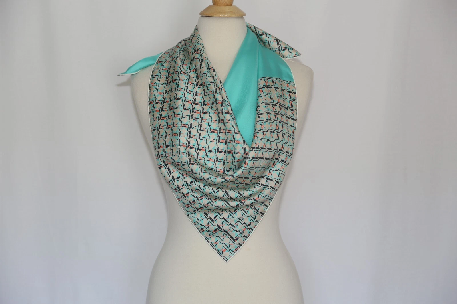 Rare ! Authentique Christian Dior Fabriqué en Italie Foulard en sergé soie lourde vintage 