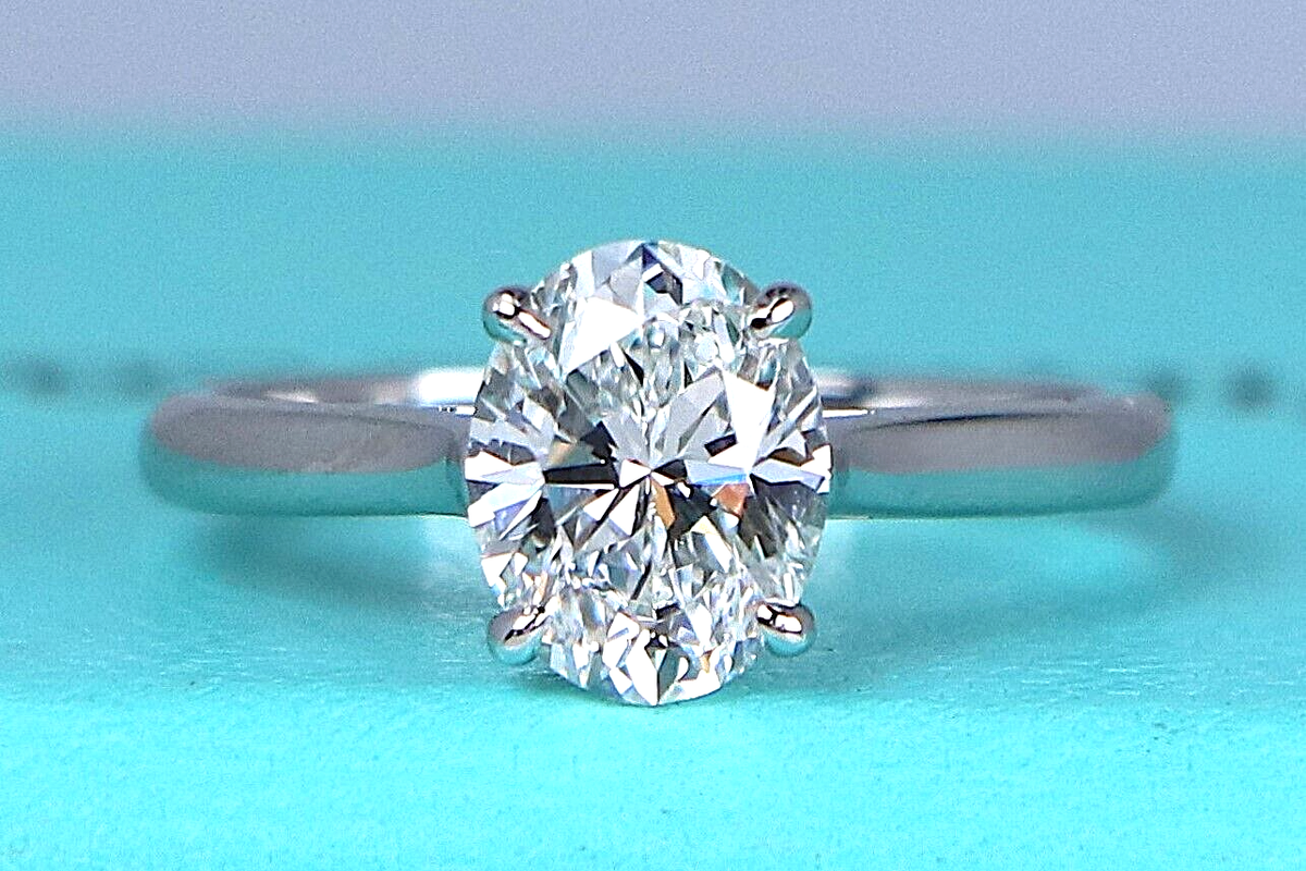 $25000 Tiffany Co Platinum E VS1 Oval Diamond Solitaire