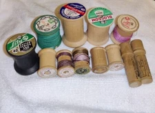 VTG 10 Wooden Thread Spools Lily J&P Coats Blossom Coats Clarks Boye Needle Tube