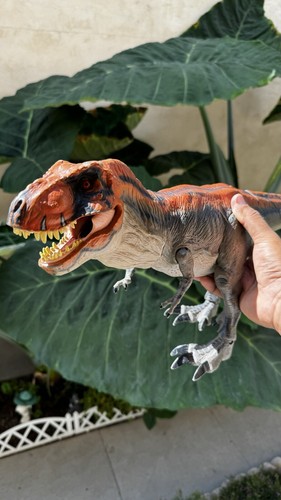 2009 Jurassic Park T-Rex Toys-R-Us Exclusive 30" Tyrannosaurus Rex, Working Rare - Picture 2 of 13