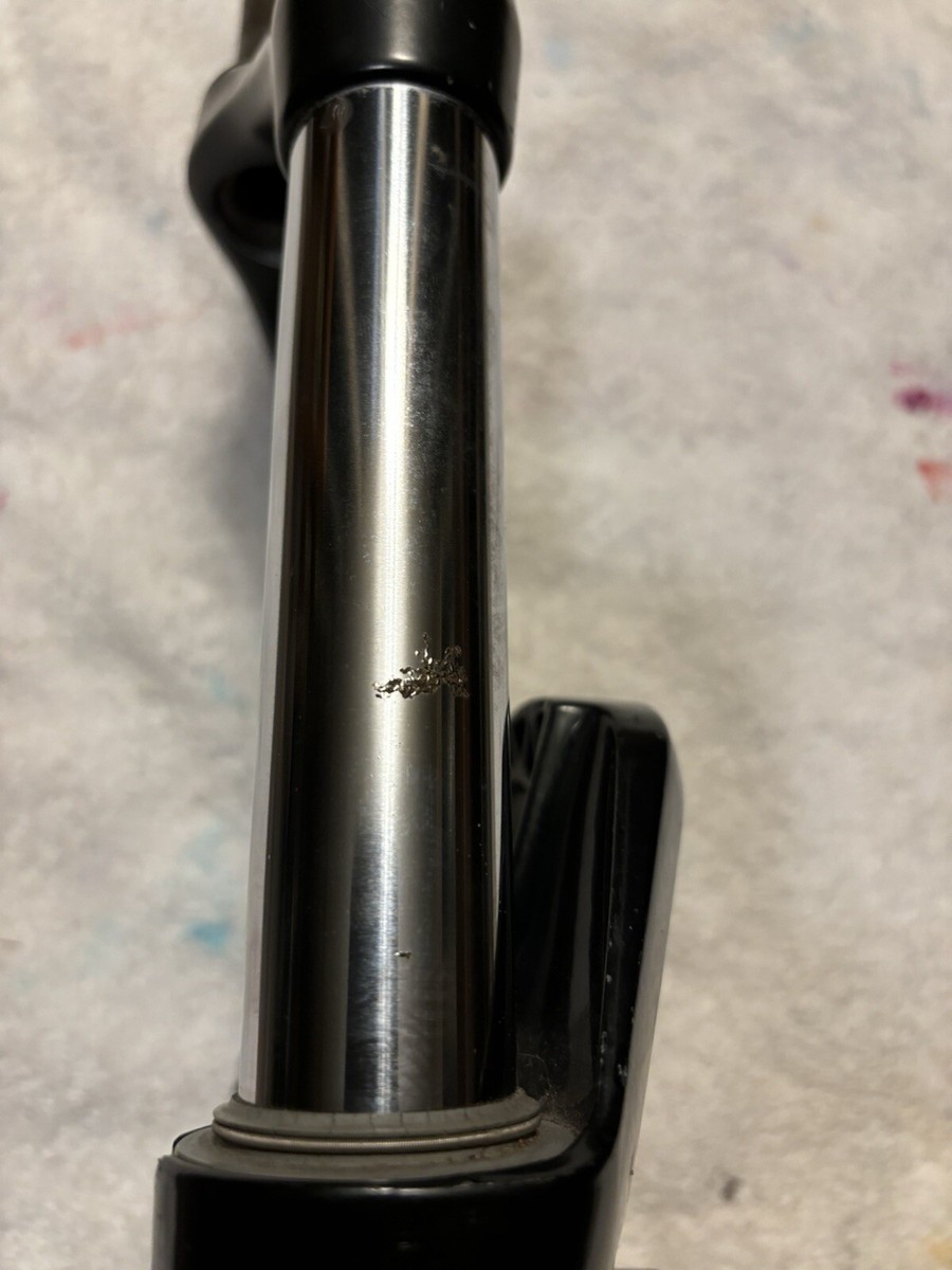 Rock Shox Tora SL Black 26” Vbrake Disc Cantilever 120mm Rock Shox Tora SL Black 26” Vbrake Disc Cantilever 120mm