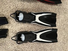 TUSA Hyflex Switch Fins Size M Black And White