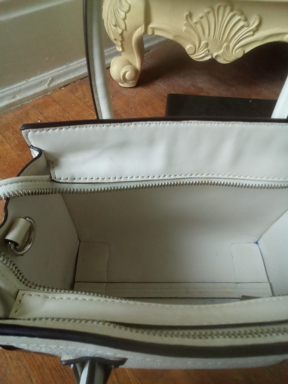 Michael Kors Mercer Purse with Silver & White Weaving Front EUC