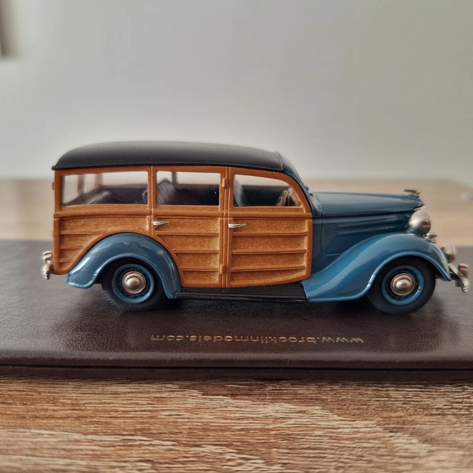 Lansdowne Models LDM116a 1952 Ford Pilot Station Wagon Winchester Blue - Image 4 of 4