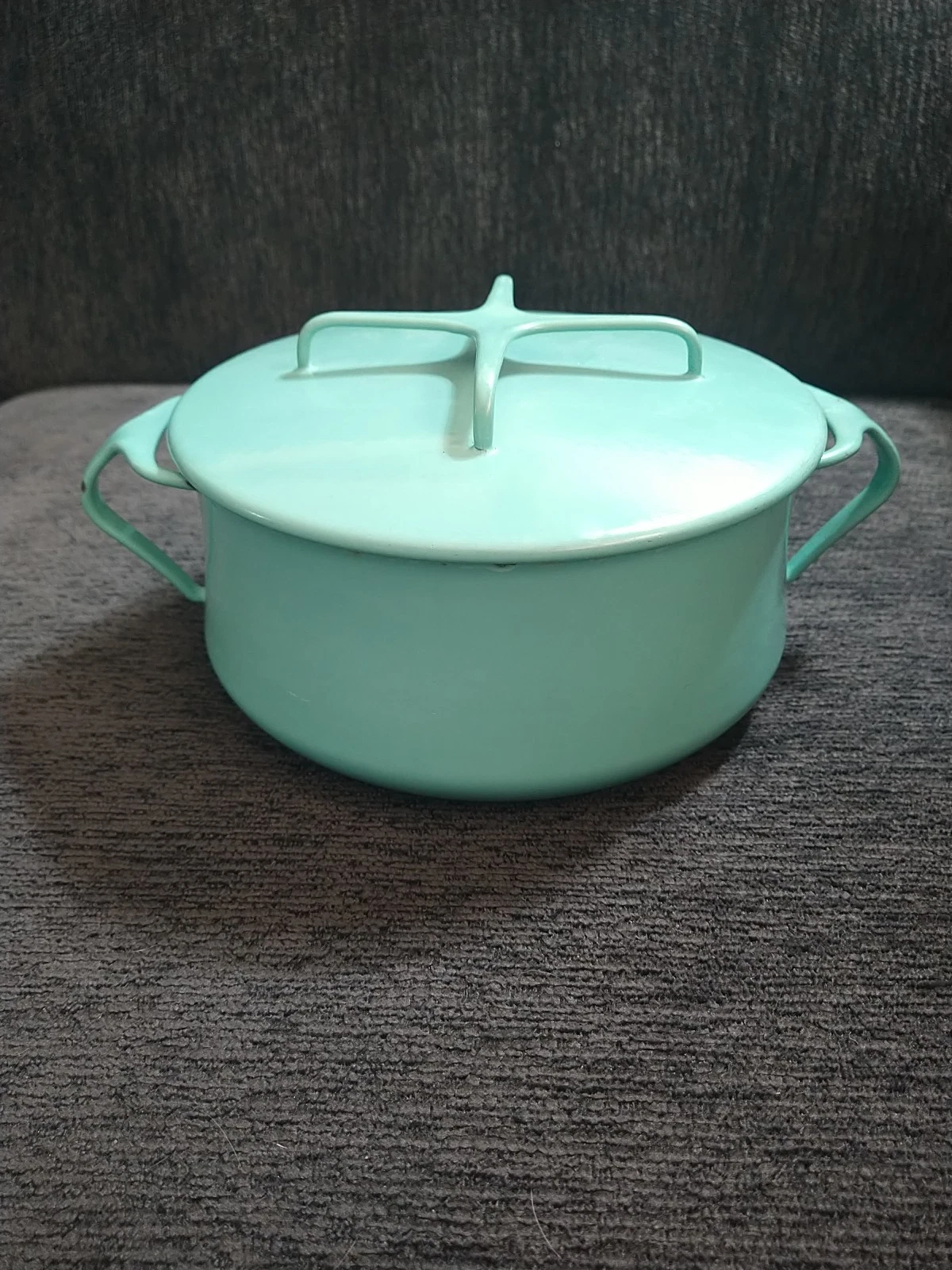 VTG Dansk Kobenstyle 3 Qt. Turquoise Enameled Dutch Oven w/Trivet Lid CHIPPED