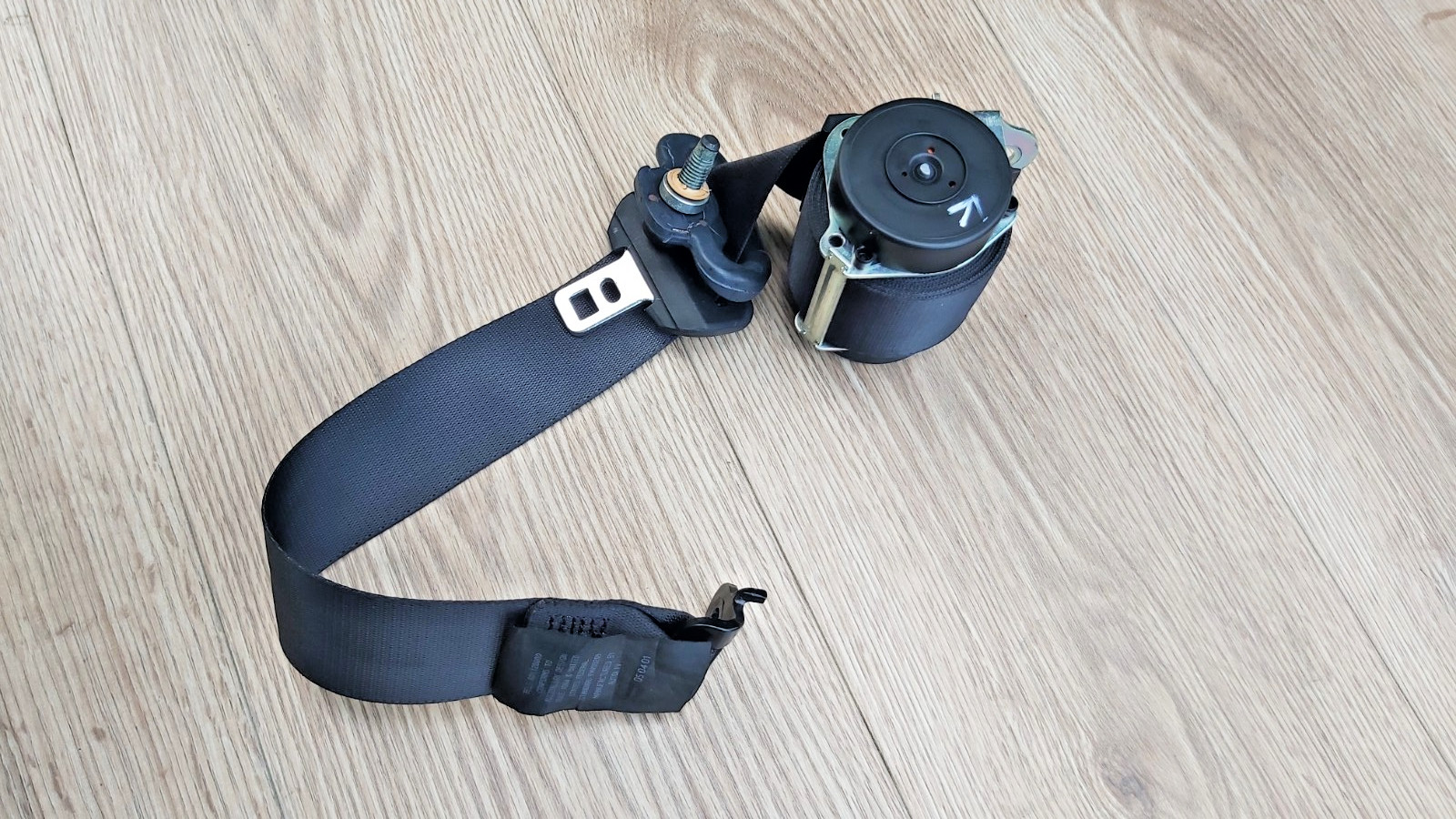 2007 - 2009 LAND ROVER LR3 RIGHT REAR SEAT BELT 3rd row BLACK EVL500720PMA