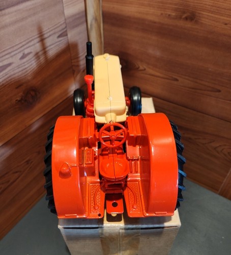 NEW ERTL 1:16 SCALE CASE 600 DIE-CAST TRACTOR IN OPEN BOX MADE IN USA IN 1986 - Picture 11 of 14