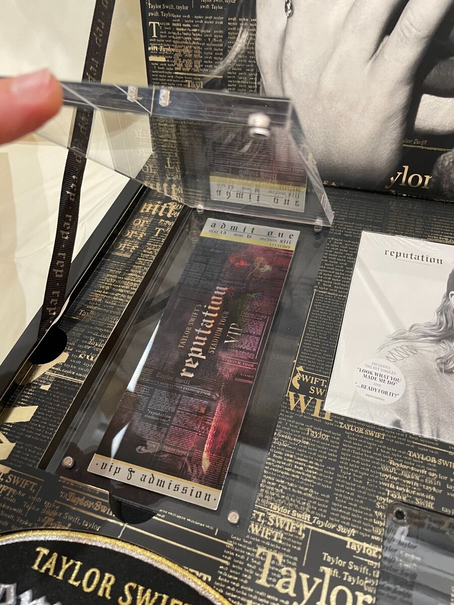 Taylor Swift Reputation Tour VIP Box COMPLETE SET, never Taylor Swift Reputation Tour VIP Box COMPLETE SET, never