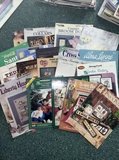 Lot of 30 Leisure Arts Quilts, Cross Stitch, Crochet, Pattern Books & Leaflets 1