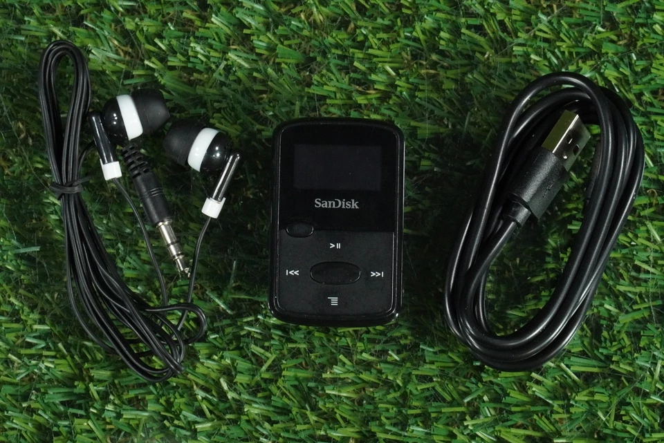 SANDISK CLIP JAM MP3 PLAYER 8GB BLACK DIGITAL MEDIA PLAYER BUNDLE ~ NICE!! - Image 4 of 4