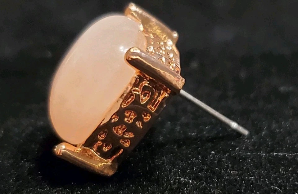 Aretes de cuarzo rosa en metal dorado rosa Foto 2 de 4