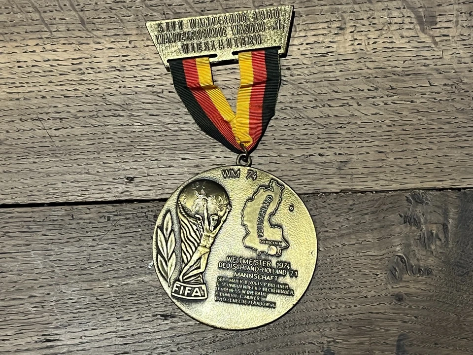 médaille allemande coupe du monde 1974, world cup football 1974 finale - Photo 1/1