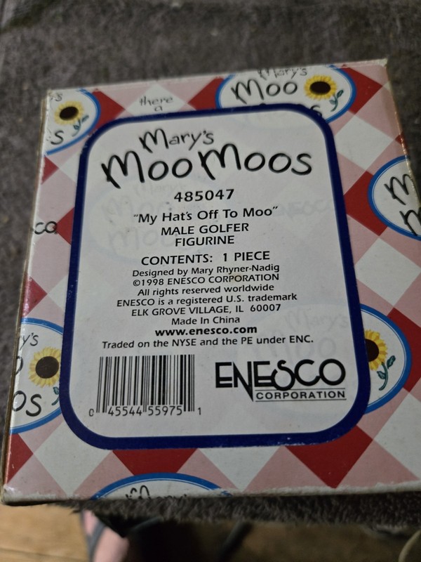 1998 Mary's Moo Moos, MY HATS OFF TO MOO, Cow Golfing Figurine