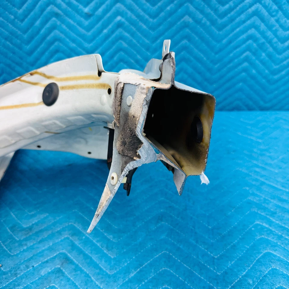 Soporte de riel de cuadro delantero izquierdo BMW 650i xDrive 2012-2016 OEM Foto 4 de 4