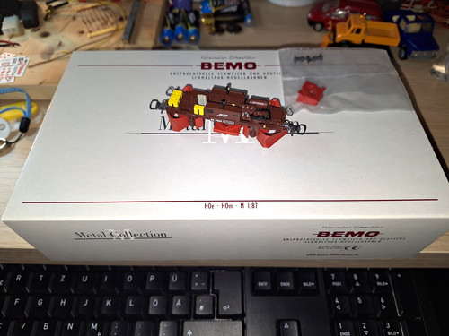 BEMO Metal Collection RhB X 9143 Güterwagen H0m 1:87 braun/rot/gelb | Condition: Gebraucht