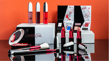 MAC x Disney s Cruella collection