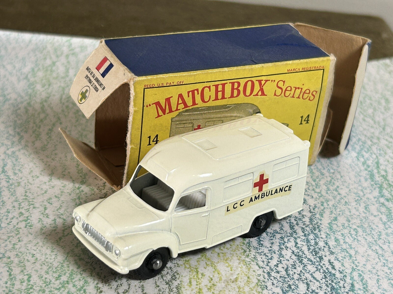 MATCHBOX 　No.14 　LOMAS AMBULANCE Vintage Lesney Matchbox Lomas Ambulance No 14 + Box
