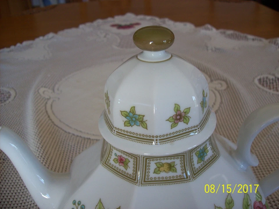 Tetera grande vintage de porcelana china Hutschenreutner con colorido patrón floral Foto 4 de 4