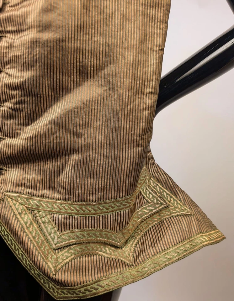 MUSEUM QUALITY 18TH C 1790’S GOLD BULLION WAISTCOAT W GOLD PINSTRIPE DETAIL - Image 4 of 4