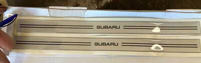 SUBARU IMPREZA 2011 AUFKLEBER SCHWELLER RECHTS LINKS MIT SUBARU LOGO P11-267526