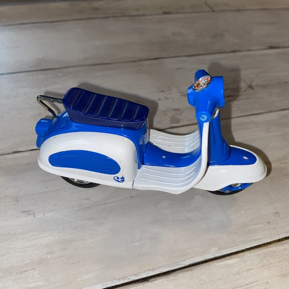 VESPA SS 4363 MOTORCYCLE BIKE DIECAST TOY SUNNY MODEL 1: 18 Collectible - Image 3 of 4