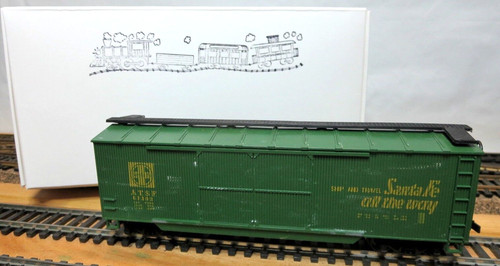 AHM / Roco 5298 Escala HO 40' Doble Puerta Boxcar Madera Revestida "Santa Fe" | Condition: Used