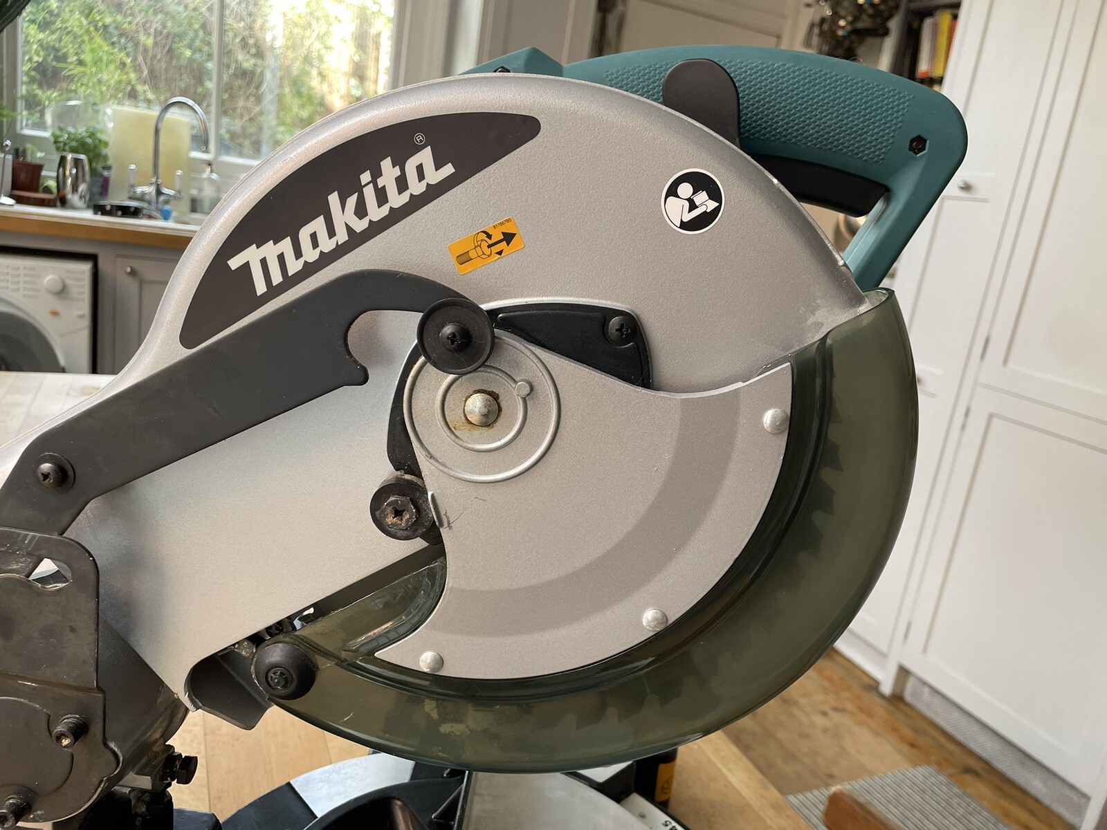 Makita MLS100 240v 255mm Mitre Saw Chop Saw Dust Collection Electric