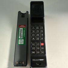 Motorola Mobile F09LFD8438AG Thick Brick Cell Phone Not Working