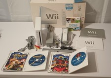 Nintendo RVL-001 Wii Sports Console Bundle w/Games Accessories