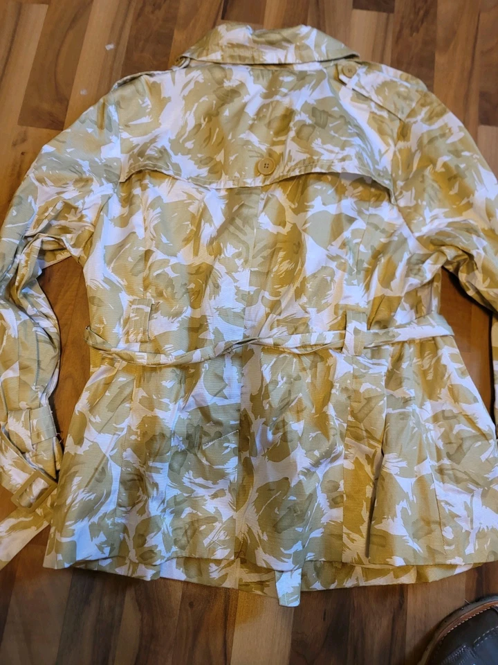 Gabardina para mujer Joan Rivers Plus 2x abrigo de lluvia color dorado/beige en blanco roto Foto 3 de 4