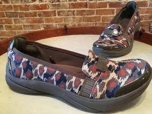 bzees lipstick washable slip on shoe