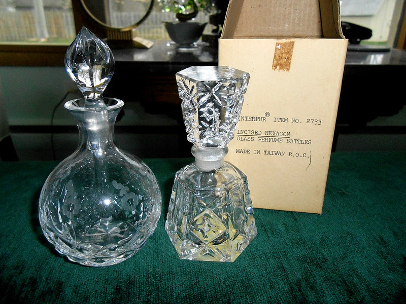 VINTAGE INCISED HEXAGON CLASS&UGOSLAVIA LEAD CRISTAL PERFUME BOTTLES