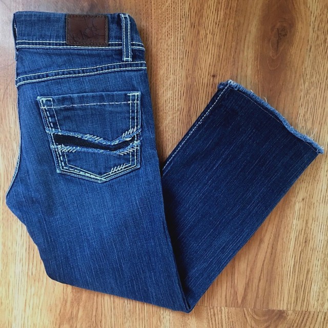 BKE Buckle Addison Straight Crop Raw Hem Low Rise Stretch Jeans Womens