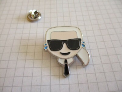 KARL LAGERFELD - CHANEL - RARE VINTAGE PIN - PRIVATE  display picture 1