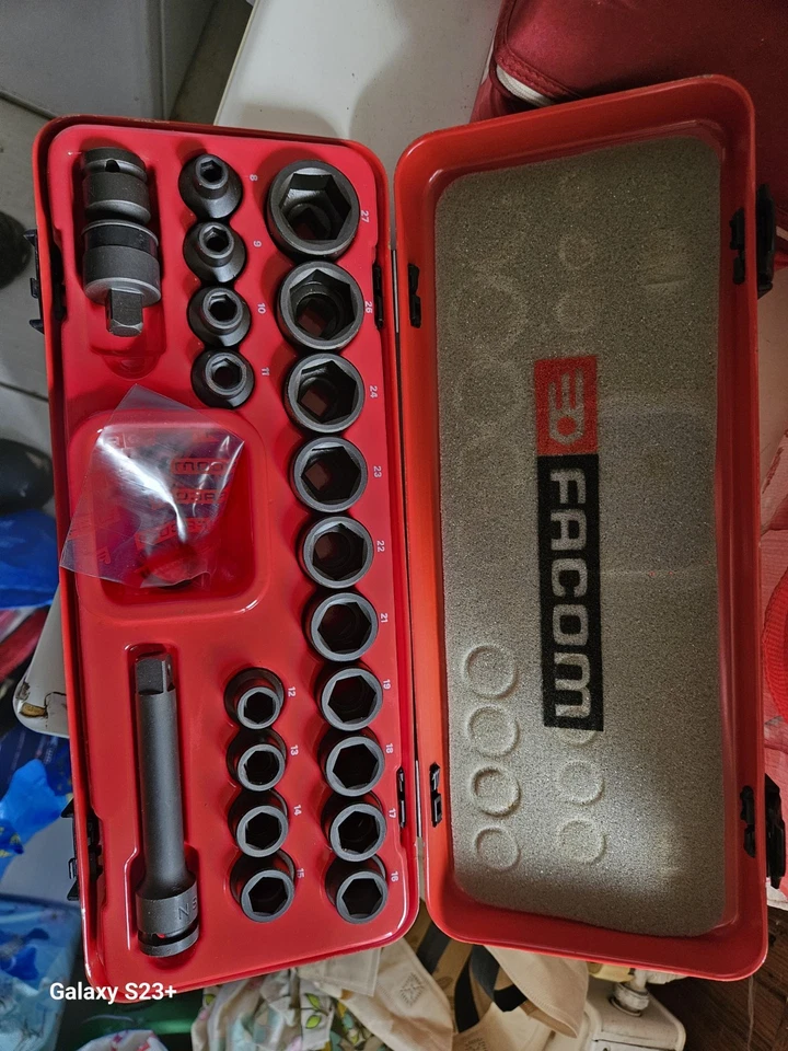 Coffret douille 6 pans facom , du 8 au 27, neuf, boîte un peu abîmée - Photo 1/4