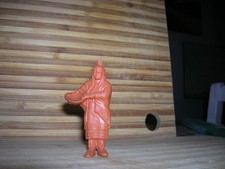 MARX 1953 CAMP INDIAN SQUAW WITH BOWL 60MM PLAYSET FIGURE TOY rbr/vinyl TAN