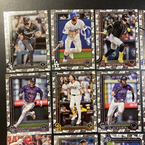 Lotto Inserti Foil Allenamento Primavera 2025 Topps Serie 1 Baseball (x12) Trota RC ๐ฅ - Foto 2 di 7