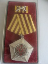 NVA  Kampforden der DDR in silber  General  Ettuie  glate RS