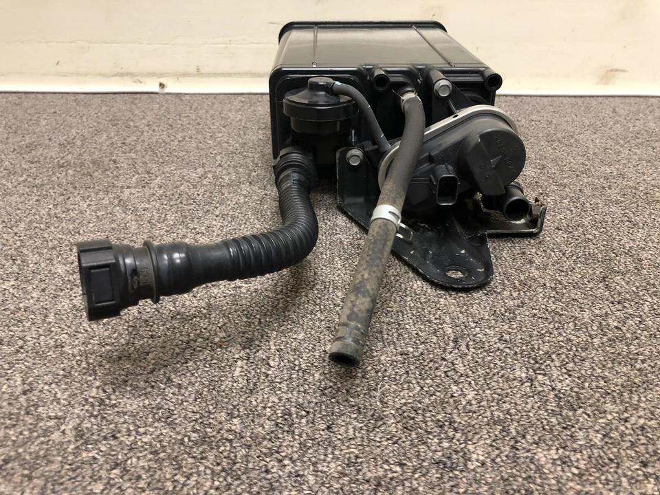 Toyota Tacoma 2008 bote de carbón usado Foto 3 de 3