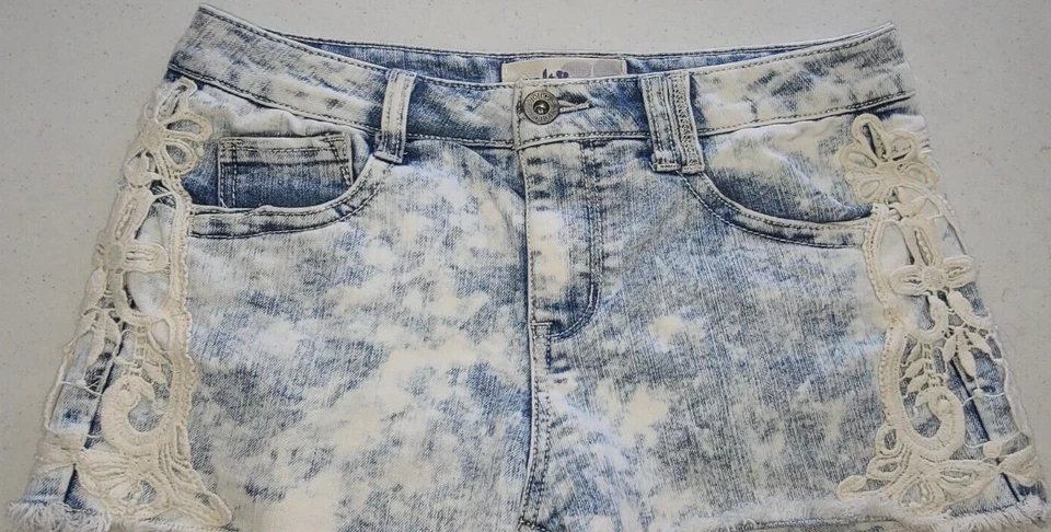 Pantalones de mezclilla azul lavado ácido talla 7 (32x2) Jolt Junior patrón de encaje en el lateral Foto 3 de 4