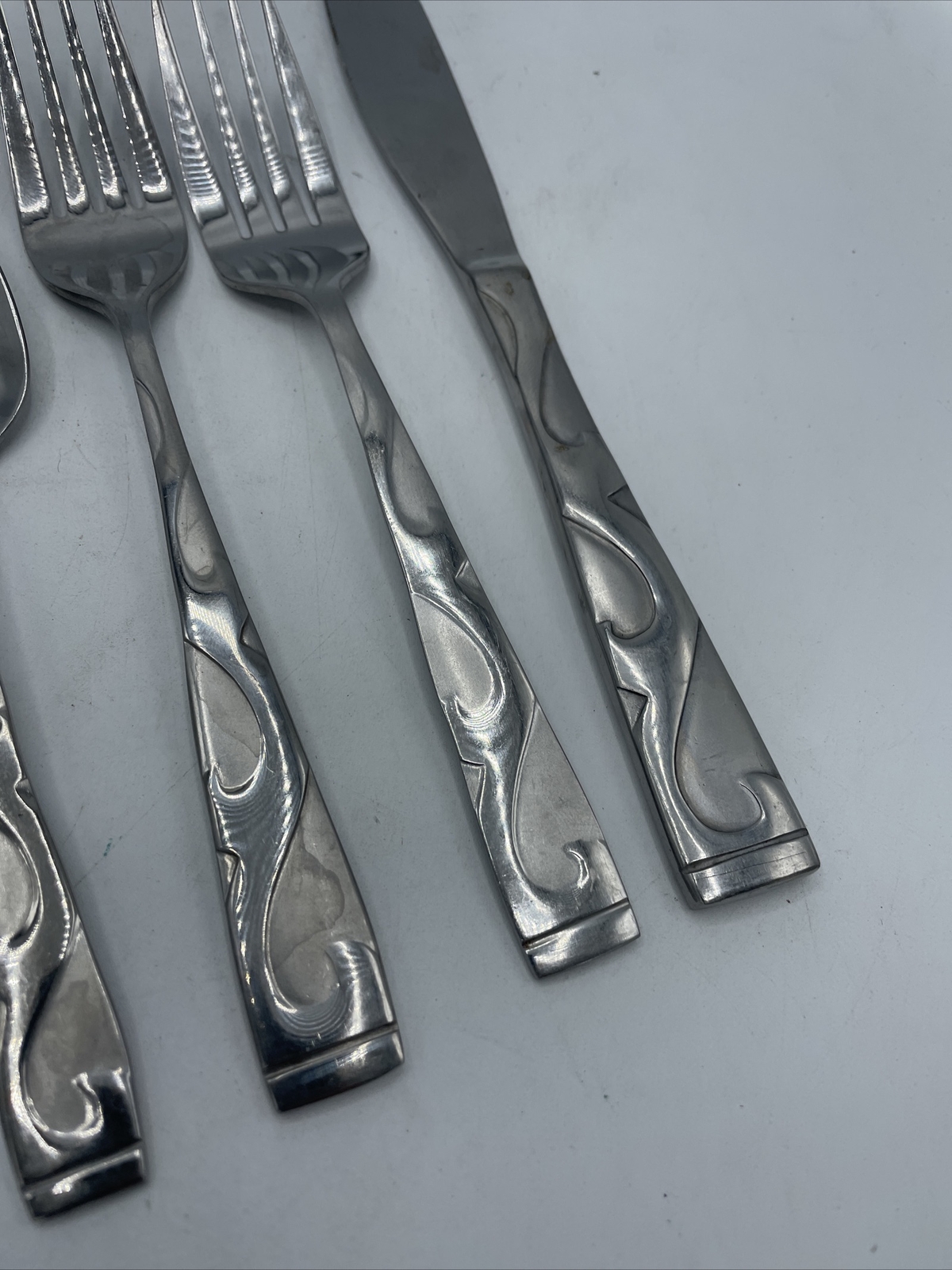 Tuscany Oneida 18/10 Stainless Indonesia Flatware Silverware 5Piece