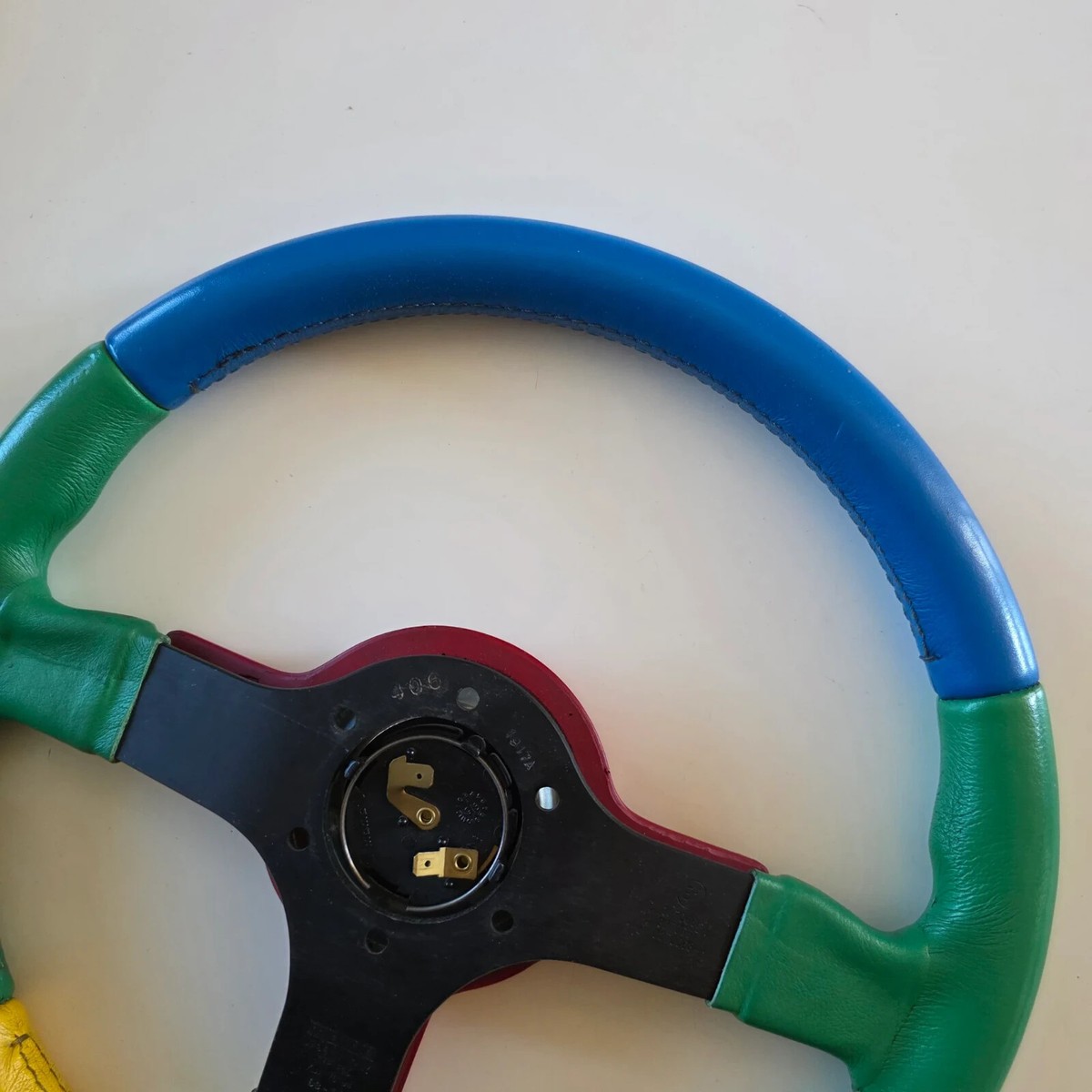 MOMO ベネトン　TEAM F1 ステアリング　ハンドル Vintage Italian-made MOMO Benetton BENETON FORMULA F1 TEAM