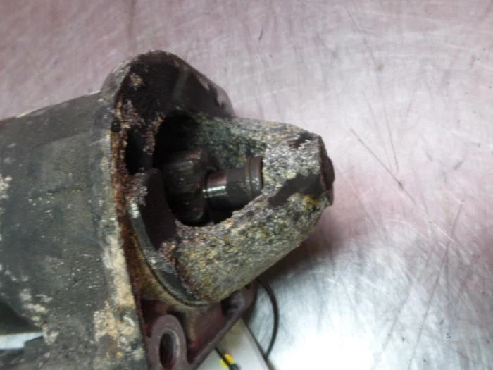 Motorino di avviamento Ford Focus II Turnier DA, DS, FFS P8229446 - Immagine 2 di 3