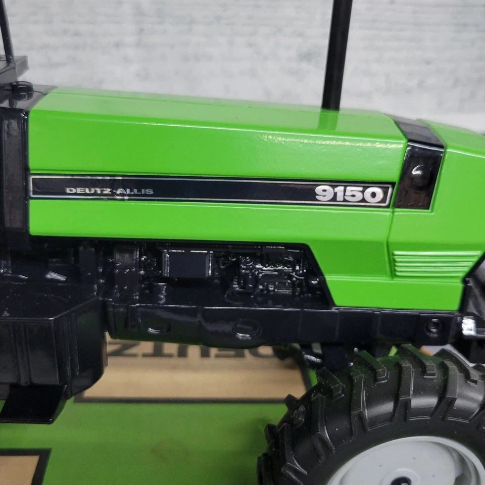 Vintage 1988 Ertl 1/16 Deutz-allis 9150 4wd die-cast tractor w/cab green/black  - Image 4 of 4