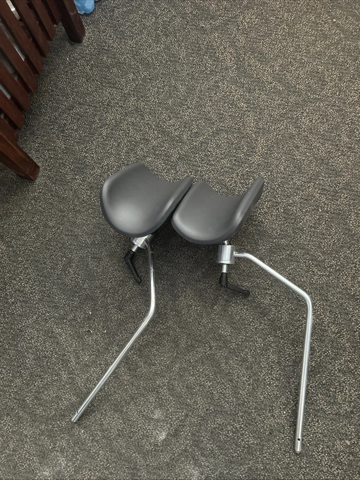 Estribos universales Midmark se adaptan a la mayoría de las mesas (mesas Midmark y quirúrgicas) Foto 4 de 4