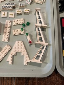 LEGO 6780 Classic Space XT-Starship 1986 Parts Lot w Manual Light Sound Works !!