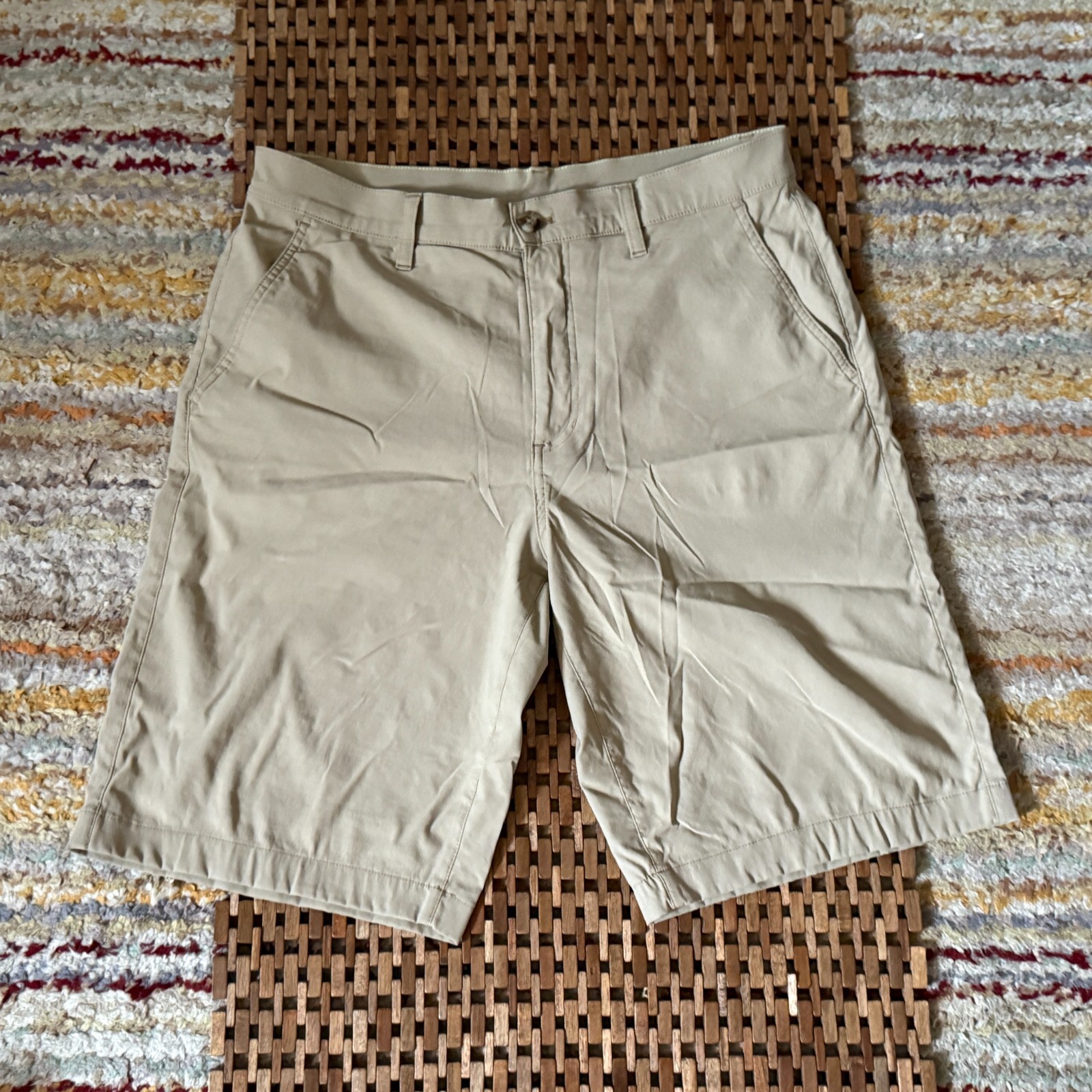 Eddie Bauer Flex Featherlight Flat Front Khaki Chino Shorts Men's Size 33