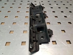 VW PASSAT Variant B6 3C5 Stoßstangenhalter vorne rechts 3C0807184 2.00 25123136