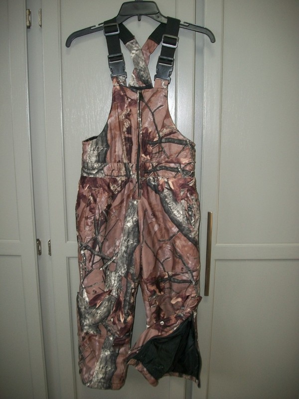 Outfitters Ridge Insulated Bib Overalls Youth Size MEDIUM Unisex Coveralls Camo